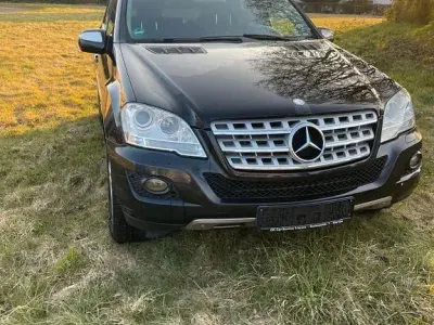 Gebraucht Mercedes ML350 231 PS (169 kW) 2010 Schwarz SUV