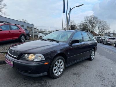 gebraucht Volvo V40 1.6 COMFORT/1.HAND/KLIMA/T.LEDER/94TKM/ALU!!