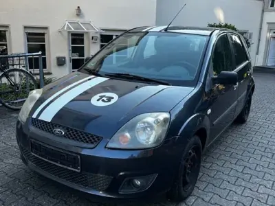 Gebraucht Ford Fiesta 80 PS (58 kW) 2007 Blau Kleinwagen