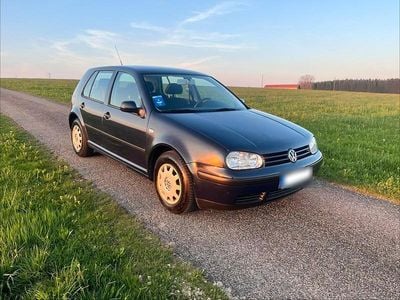 Gebraucht VW Golf IV 75 PS (55 kW) 2002 Blau Kleinwagen