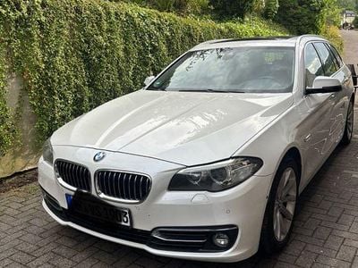 Gebraucht BMW 525 Luxury Line 218 PS (160 kW) 2015 Weiß Kombi