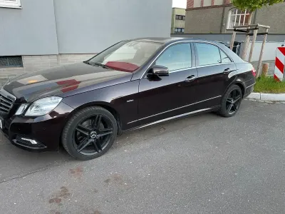 Gebraucht Mercedes E350 Avantgarde 231 PS (169 kW) 2009 Braun Limousine