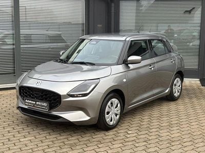 Neu Suzuki Swift Club 83 PS (61 kW) 2025 Silber Limousine