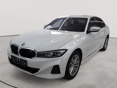 Gebraucht BMW 320 Sport Line 190 PS (139 kW) 2024 Mineralweiß metallic Limousine