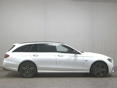 Gebraucht Mercedes E300 AMG line 306 PS (225 kW) 2020 Polarweiss Limousine