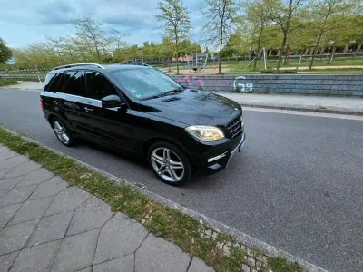 Gebraucht Mercedes ML350 258 PS (189 kW) 2013 Schwarz SUV