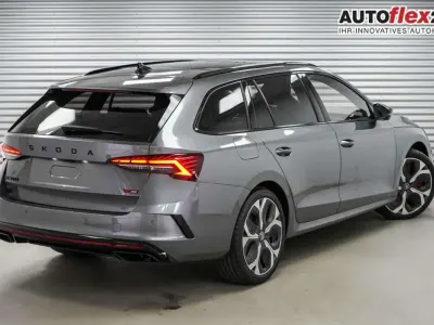 Gebraucht Skoda Octavia RS 265 PS (194 kW) 2025 Graphitgrau metallic (5x) Kombi