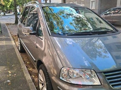 Grau Gebraucht 2006 VW Sharan Van / Kleinbus | 5.000 € (Etwas zu teuer)