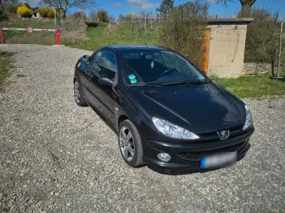 Gebraucht Peugeot 206 CC 110 PS (80 kW) 2004 Schwarz Cabrio