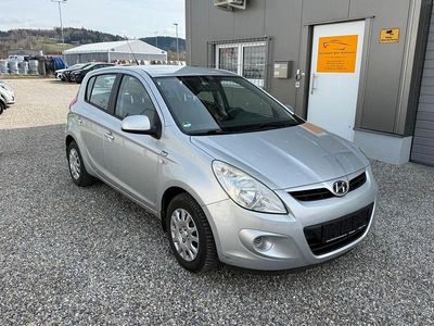 Gebraucht Hyundai i20 101 PS (74 kW) 2010 Silber Kleinwagen