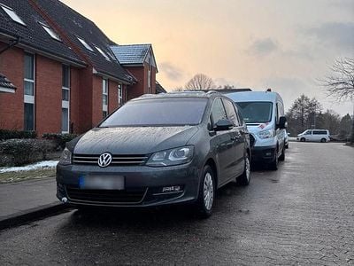 Second-hand VW Sharan Highline 140 CP (102 kW) 2012 Gri Monovolum