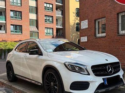 Mercedes GLA220