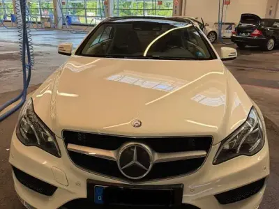Gebraucht Mercedes E500 Elegance 408 PS (300 kW) 2013 Weiß Coupé