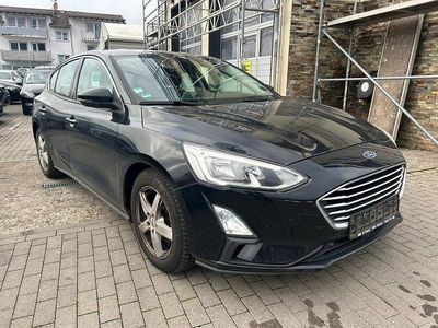 Używany Ford Focus Cool & Connect 125 KM (91 kW) 2018 Czarny Sedan/Limuzyna