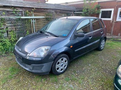 gebraucht Ford Fiesta 1.3 Ambiente mit Tüv Neu