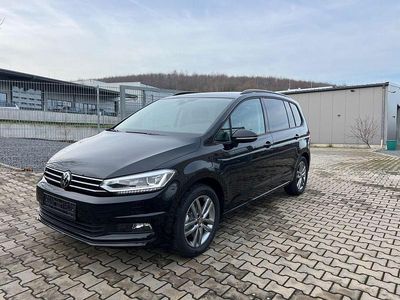 Neu VW Touran Comfortline 150 PS (110 kW) 2025 Schwarz Van / Kleinbus