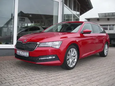 Gebraucht Skoda Superb Ambition 150 PS (110 kW) 2020 Rot Kombi