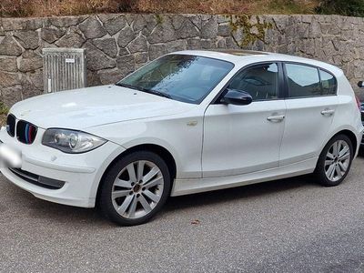 Gebraucht BMW 123 Performance 204 PS (150 kW) 2007 Weiß Kleinwagen