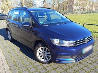 Gebraucht VW Touran Comfortline 150 PS (110 kW) 2018 Blau Van / Kleinbus