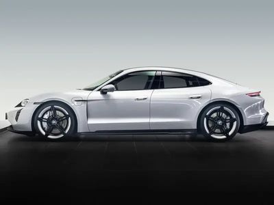 gebraucht Porsche Taycan GTS Burmester PSCB InnoDrive HeadUp Carbon