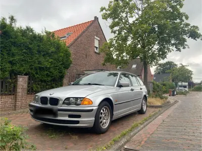 Gebraucht BMW 318 118 PS (86 kW) 2001 Silber Kombi