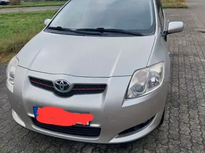Gebraucht Toyota Auris Life 132 PS (97 kW) 2009 Silber Kleinwagen