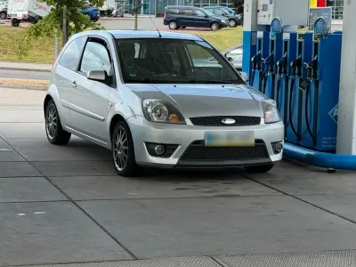 Gebraucht Ford Fiesta ST 80 PS (58 kW) 2008 Silber Kleinwagen