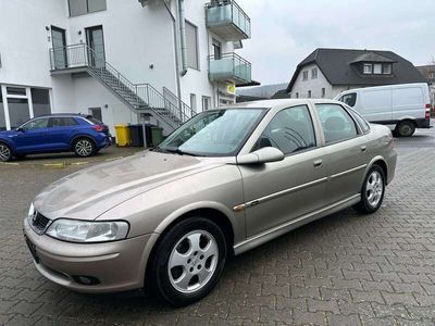 gebraucht Opel Vectra 1.8 16V Edition 100