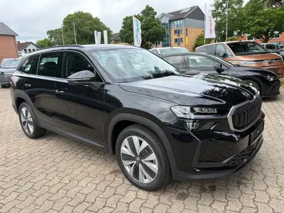 Neu Skoda Kodiaq Selection 150 PS (110 kW) 2025 Schwarzmagic perleffekt SUV