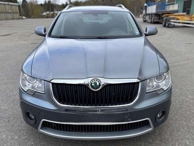 Blau Gebraucht 2012 Skoda Superb Comfort Kombi | 9.000 € (Fairer Preis)