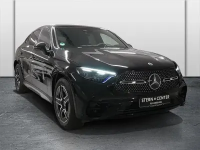 Gebraucht Mercedes GLC200 AMG 163 PS (119 kW) 2025 Metalliclack obsidianschwarz SUV