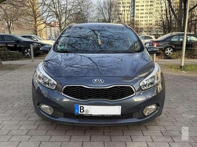 Gebraucht Kia Ceed Sportswagon Spirit 128 PS (94 kW) 2014 Grau Kombi