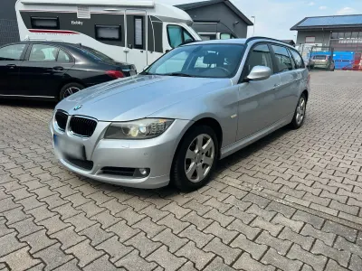 Gebraucht BMW 318 143 PS (105 kW) 2011 Silber Kombi