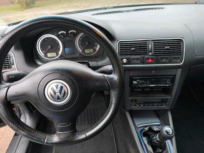 Schwarz Gebraucht 2003 VW Golf IV Kleinwagen | 3.000 €