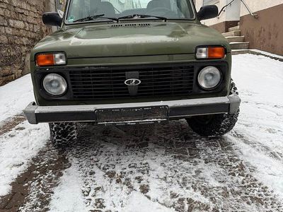 Gebraucht Lada niva 82 PS (60 kW) 2011 Grün SUV