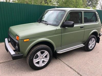 Nouă Lada niva 83 CP (61 kW) 2026 Verde SUV