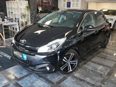 Gebraucht Peugeot 208 GT-line 110 PS (80 kW) 2019 Noir perla nera Kleinwagen
