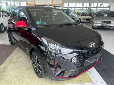 Gebraucht Hyundai i10 Edition 30 67 PS (49 kW) 2021 Schwarz Kleinwagen