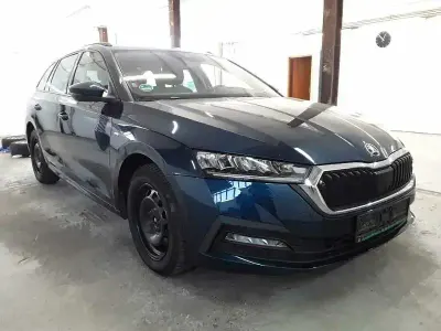 Gebraucht Skoda Octavia Clever 150 PS (110 kW) 2022 Blau Kombi