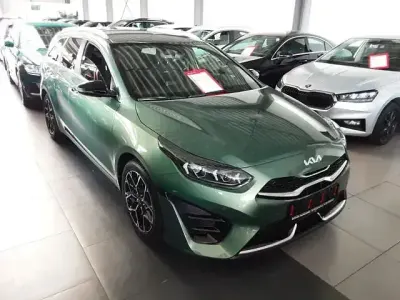 Gebraucht Kia Ceed GT-Line 140 PS (102 kW) 2024 Grün Kleinwagen