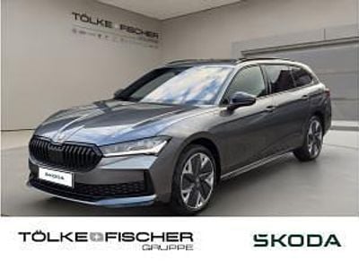 Neu Skoda Superb SportLine 150 PS (110 kW) 2025 Grau Kombi