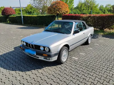 Gebraucht BMW 318 Cabriolet 115 PS (84 kW) 1993 Silber Cabrio