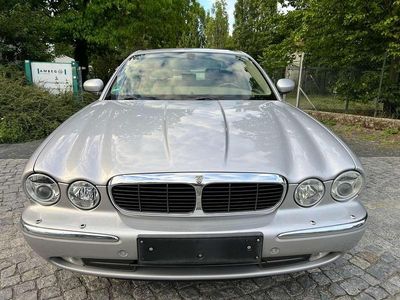 Jaguar XJ8