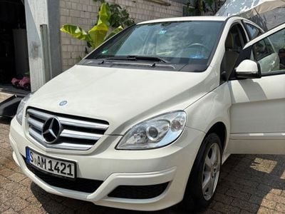 Mercedes B180