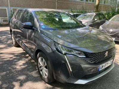 Gebraucht Peugeot 5008 Active 131 PS (96 kW) 2023 Grau SUV