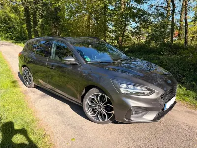 Używany Ford Focus ST-Line 150 KM (110 kW) 2019 Szary Sedan/Limuzyna
