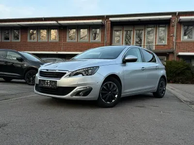 Gebraucht Peugeot 308 Allure 131 PS (96 kW) 2016 Grau Limousine