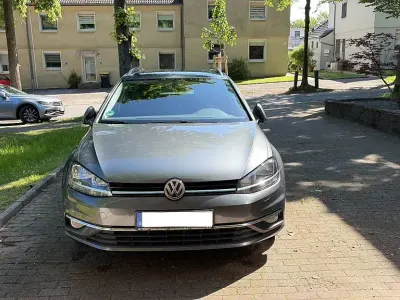 Używany VW Golf VII Edition 110 KM (80 kW) 2018 Szary Kombi