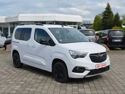 Gebraucht Opel Combo Life Ultimate 131 PS (96 kW) 2023 Jadeweiß Van / Kleinbus