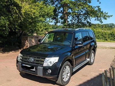 Gebraucht Mitsubishi Pajero Instyle 200 PS (147 kW) 2010 Schwarz SUV